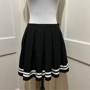 Hot Topic Black and White Pleated Skater Mini Skirt Womens Medium